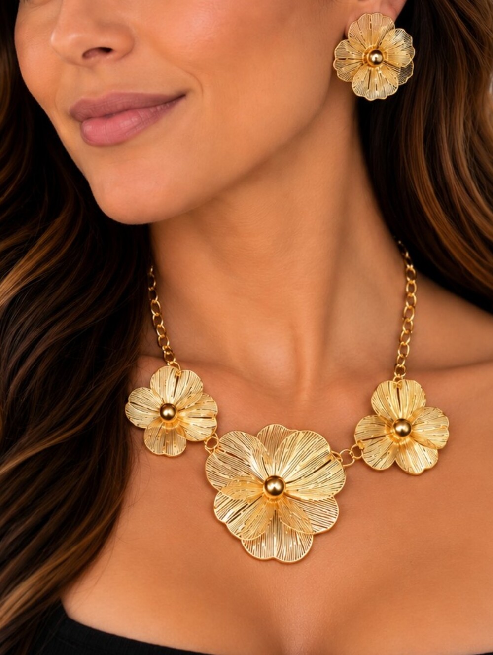💎 NWOT Gold Tone Floral Necklace Earring Set Bold Flower Statement Jewelry